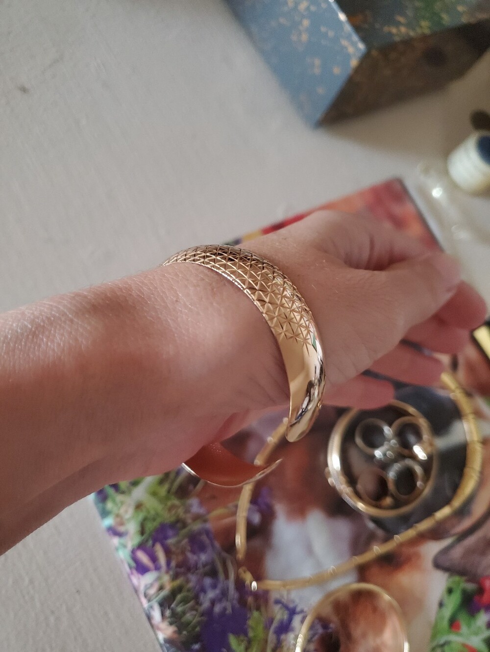 585 Gold Bangle - Picture 2 of 10
